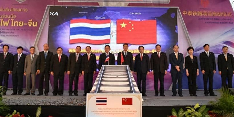 中国留学生遭群殴致重伤 中使馆提醒中国留学生遭遇群殴致重伤事件，中使馆发出紧急提醒